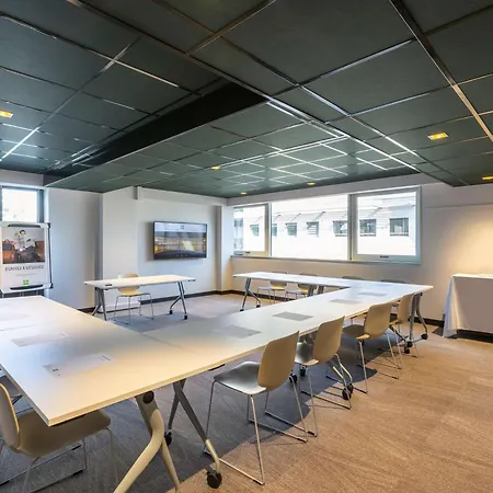 Ibis Styles Centre Meriadeck Hotel 3*
