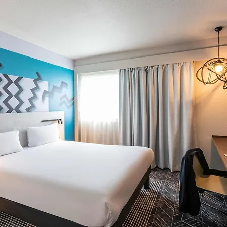 Ibis Styles Centre Meriadeck فندق