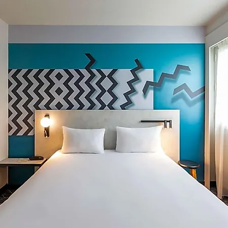 Ibis Styles Centre Meriadeck מלון