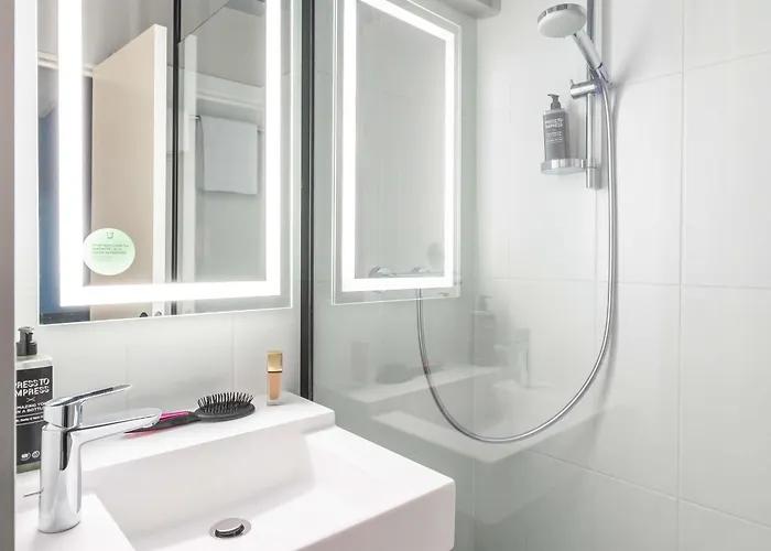 호텔 Ibis Styles Centre Meriadeck 3*